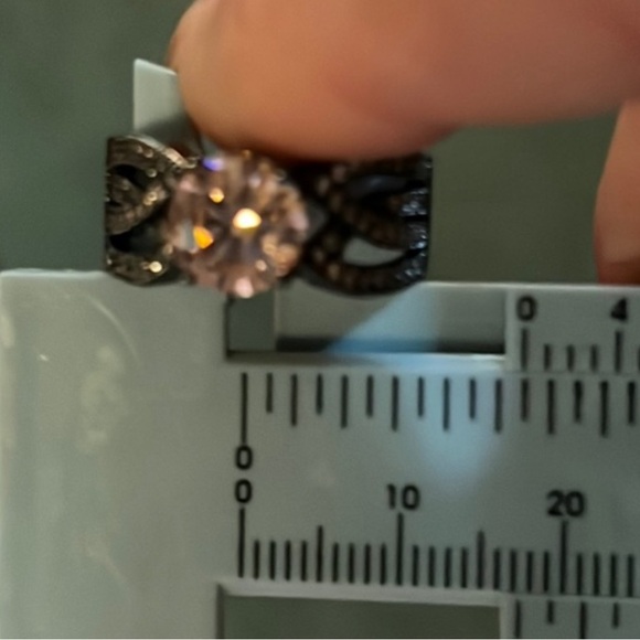 New! Pink cubic zirconia ring, size 7.0 - Picture 4 of 5